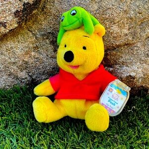 Winnie the Pooh w/ froggy friend